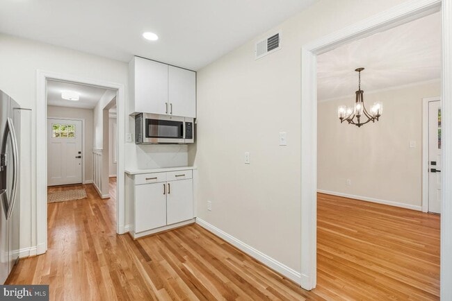 Building Photo - 1203 Brantford Ave