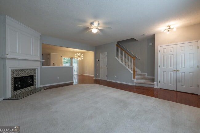 Building Photo - 4084 Howell Park Rd
