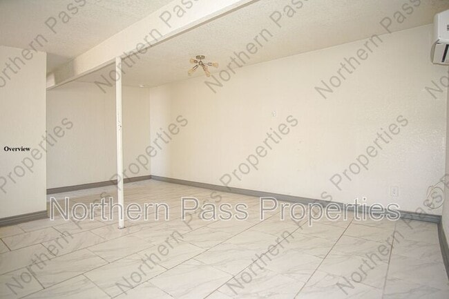 Building Photo - 2111 Portland Ave