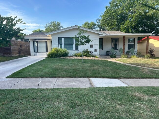 Building Photo - 237 Mink Dr