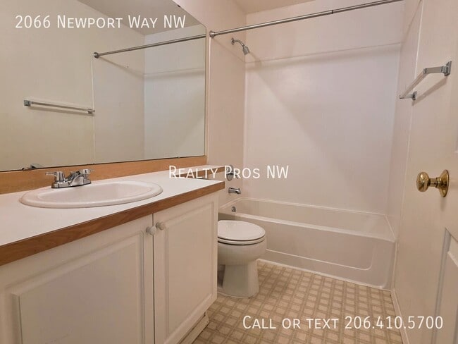 Building Photo - 2066 Newport Way NW