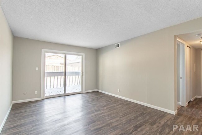 Building Photo - 2630 W Willowlake Dr