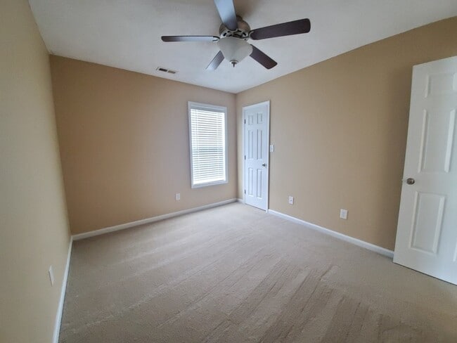 Building Photo - 102 Kennedy Dr