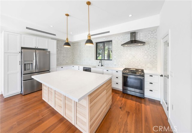 Building Photo - 7503 Hesperia Ave