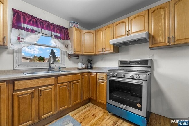 Building Photo - 360 Gorge Rd