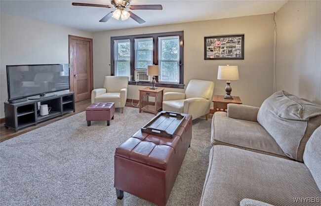 Building Photo - 118 Nassau Ave