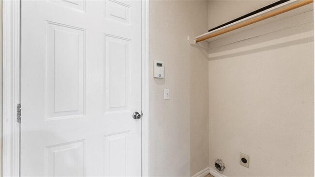 Building Photo - 829 S Liberty Dr