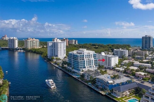 Building Photo - 720 Bayshore Dr