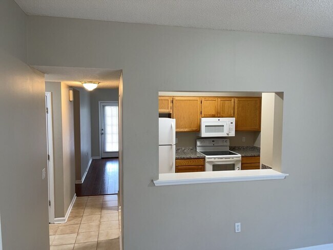 Building Photo - 22 E Dubois St