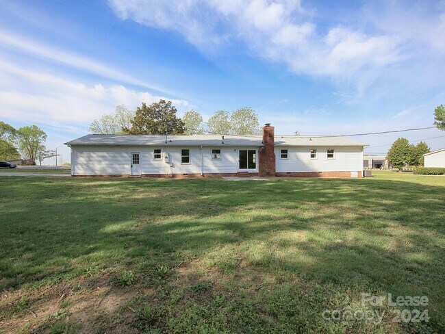 Building Photo - 378 Cornelius Rd