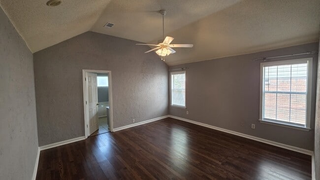 Building Photo - 1471 Wolf Ridge Dr