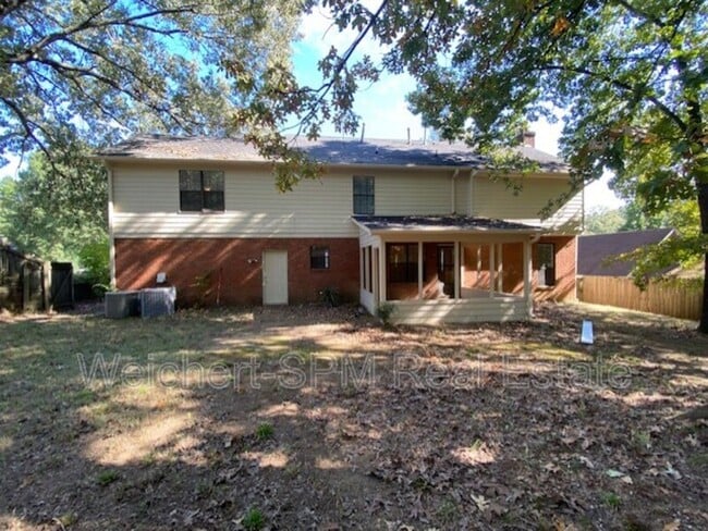 Building Photo - 2245 Easton Dr