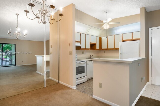 Primary Photo - 10869 W Clairmont Cir