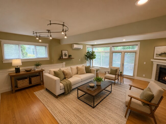 Building Photo - Queen Anne Townhome