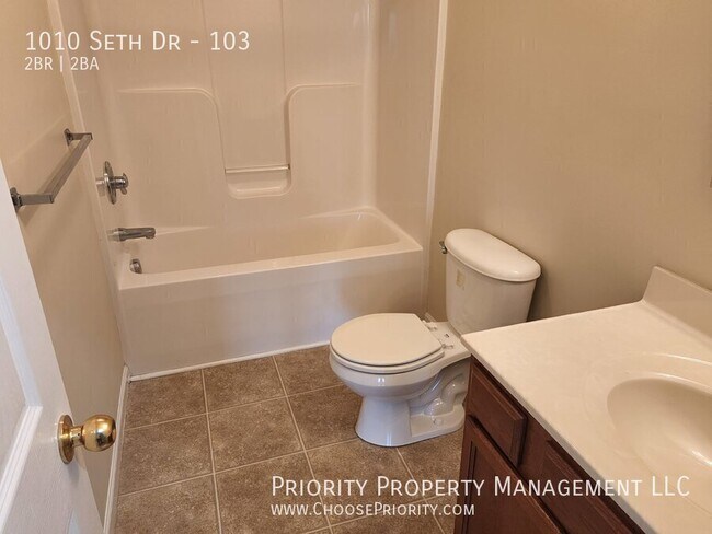 Building Photo - 1010 Seth Dr