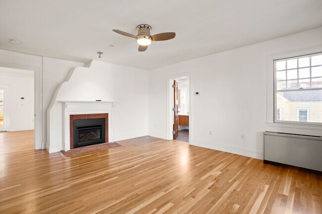 Building Photo - 165 Winthrop Rd