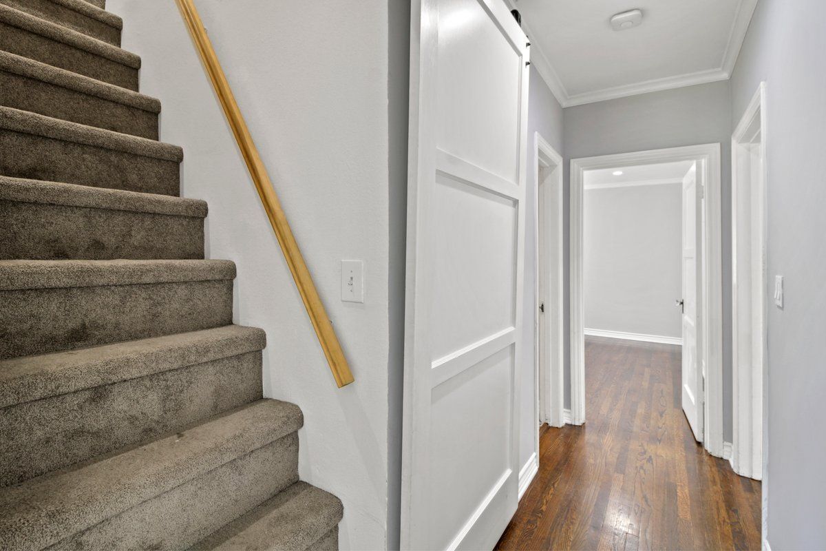 Building Photo - 2682 E Villa St