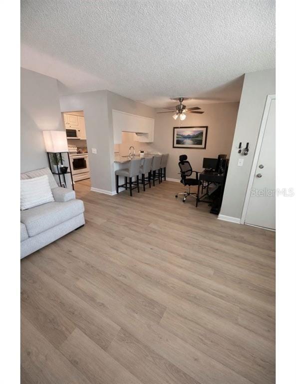 Building Photo - 304 S Habana Ave