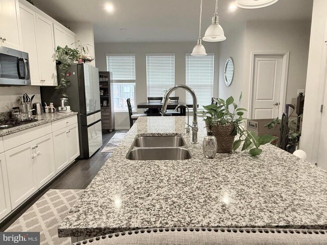 Building Photo - 22269 Sims Terrace