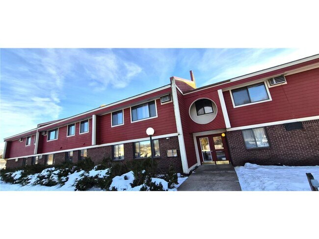 Building Photo - 16 Green River Rd