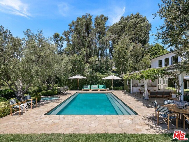 Building Photo - 657 Perugia Way