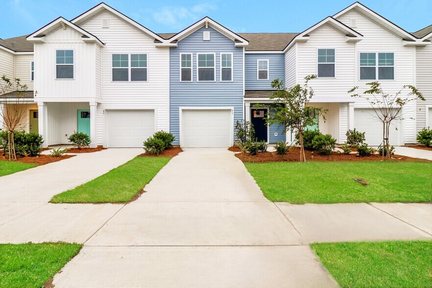 Building Photo - 51 Striker Rd