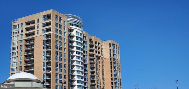 Building Photo - 5750 Bou Ave