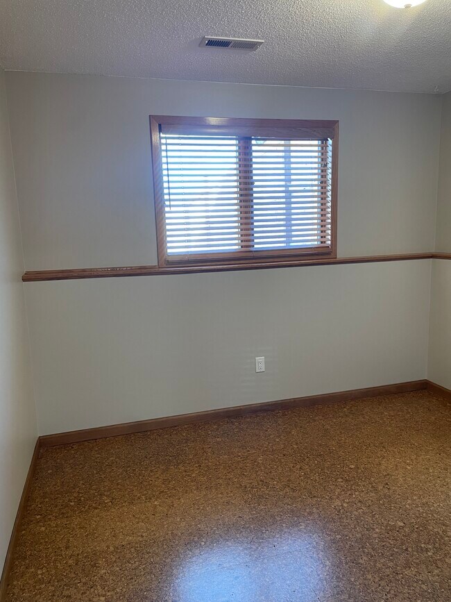 Building Photo - 3991 Whiting Ln