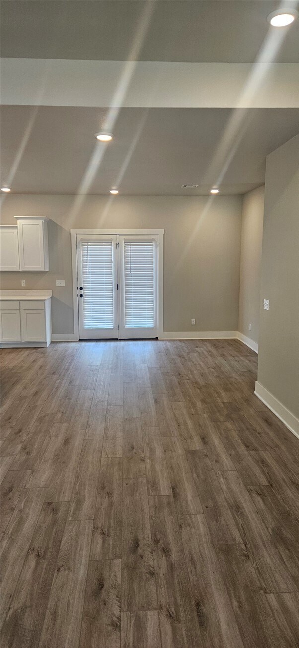 Building Photo - 310 W Kinniburgh Dr