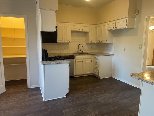 Building Photo - 2025 Heather Brook Dr