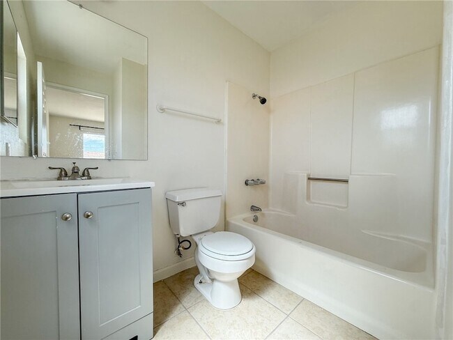 Building Photo - 5839 Bagley Ave