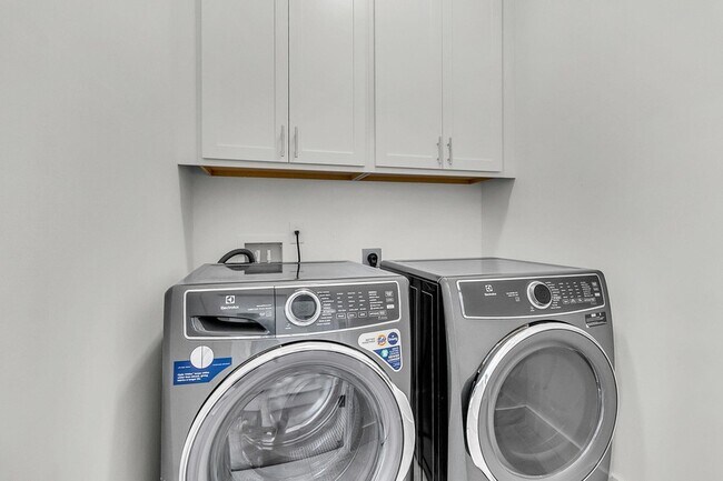 Building Photo - 102 True Blue Lp