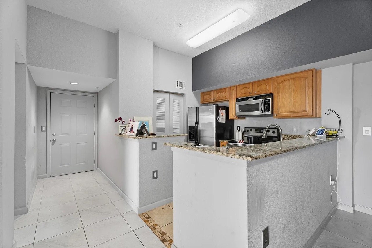Building Photo - 27101 SW Palm Dr
