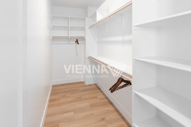 Building Photo - 5843 Del Campo Ln