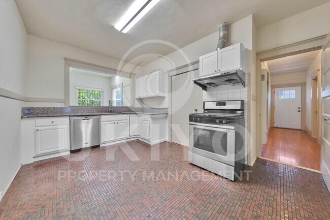 Building Photo - 3337 California St