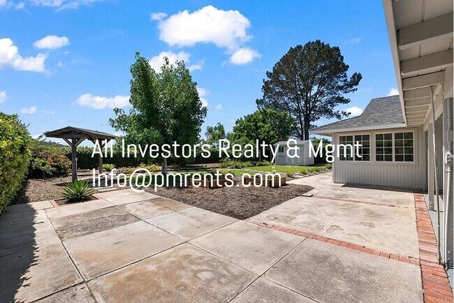 Building Photo - 4959 Park Dr