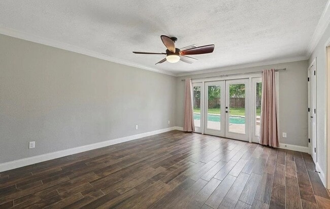 Building Photo - 1385 Fenwick Cir