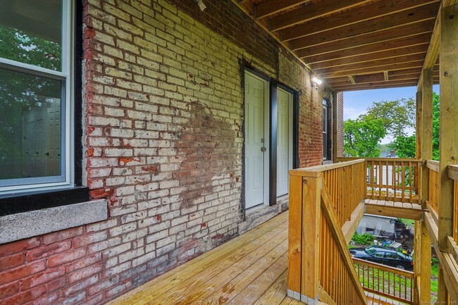 Building Photo - 208 Magnolia St