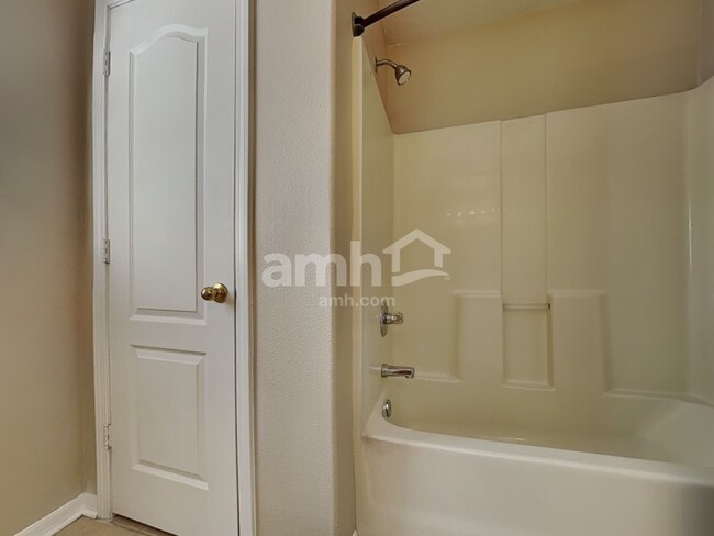 Building Photo - 7461 Hunters Greene Cir