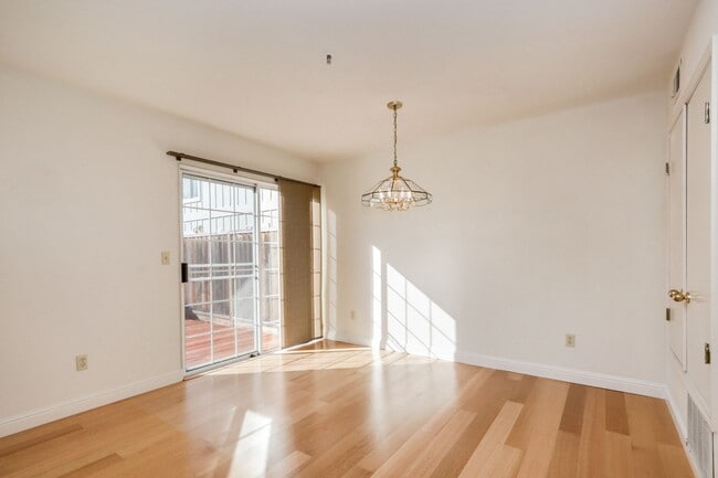 Building Photo - 3 Bed / 3 Bath single family home with huge backyard in Foster City. YouTube tour!!