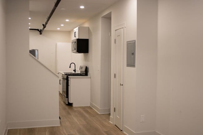 Building Photo - 6254 N Whipple St