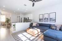 Building Photo - 72 SE 6th Ave