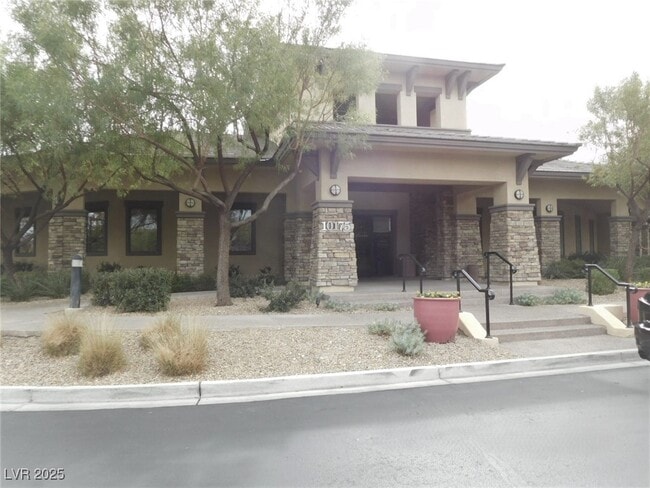 Building Photo - 10465 Saddle Mountain St
