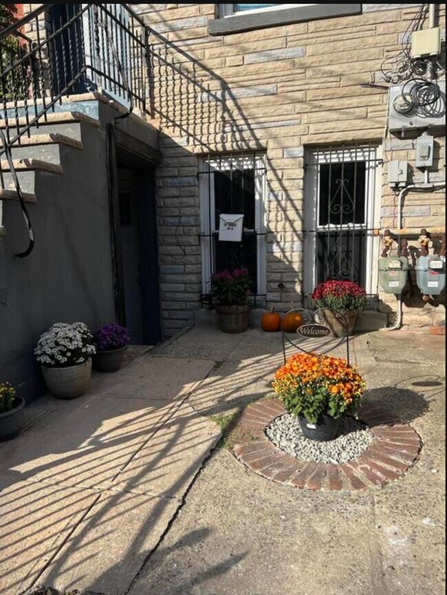 Building Photo - 58 Astor Pl