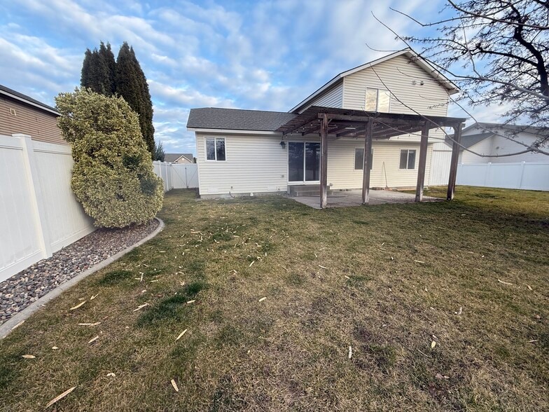 Building Photo - 5312 Bakerloo Ln