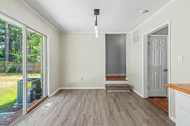 Building Photo - 124 Carolina Cir