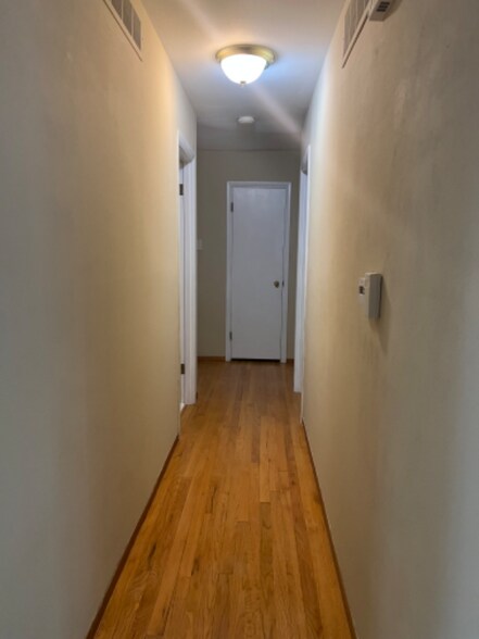 Building Photo - 524 Ranch Dr