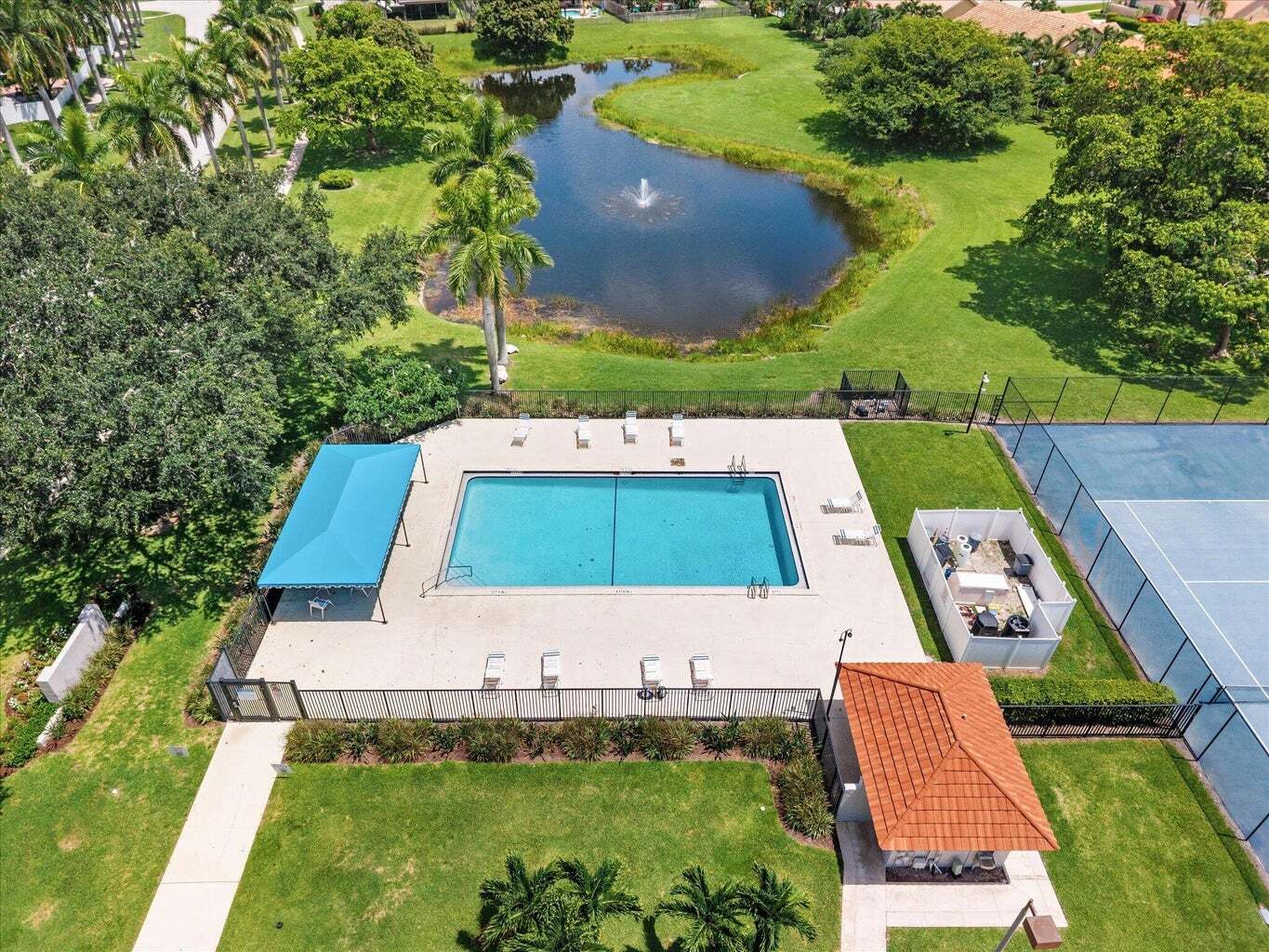 Building Photo - 5809 Sun Pointe Cir