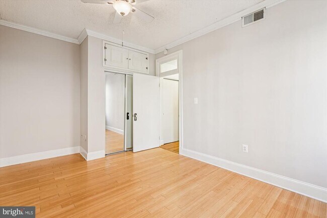 Building Photo - 1401 Columbia Rd NW