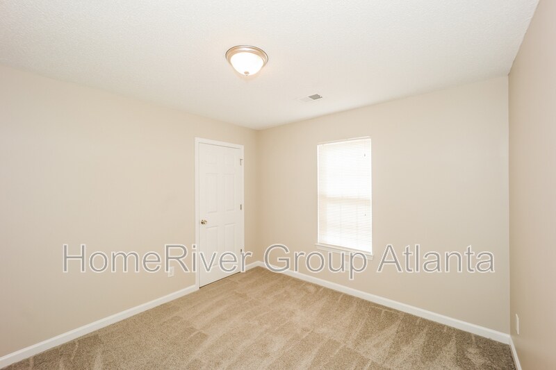 Building Photo - 181 Saddleview Trail